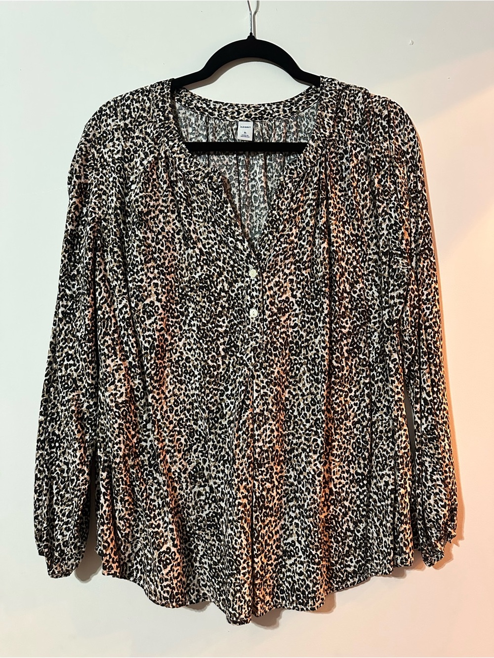 Old Navy Leopard Print V-Neck Blouse in Neutral/Tan